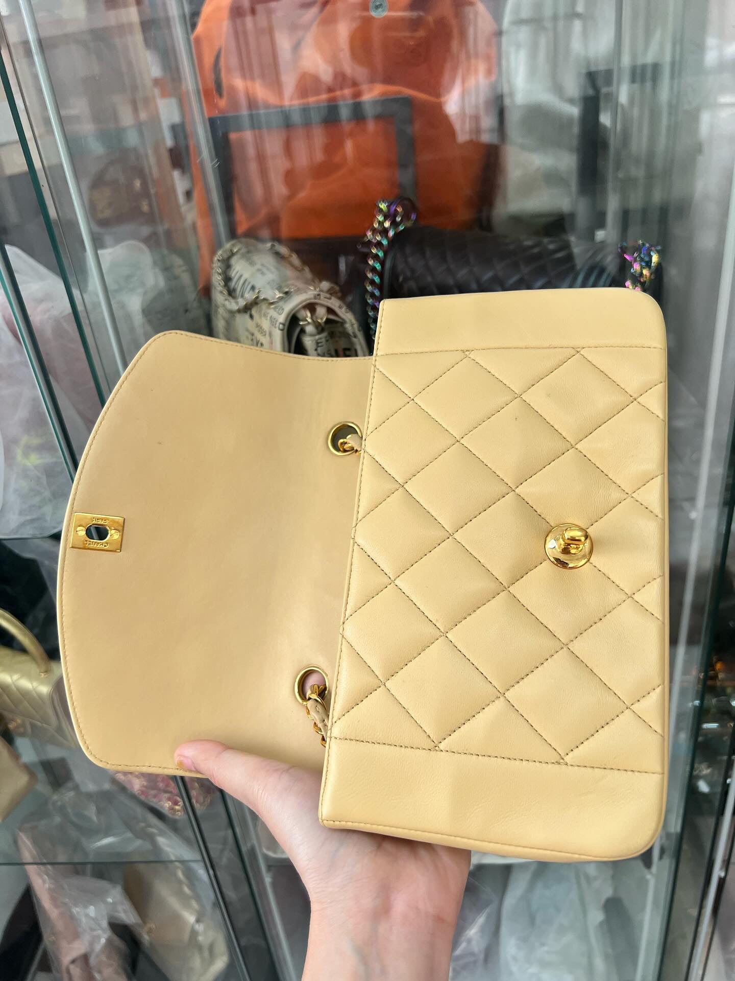 Chanel vintage small Diana beige lambskin