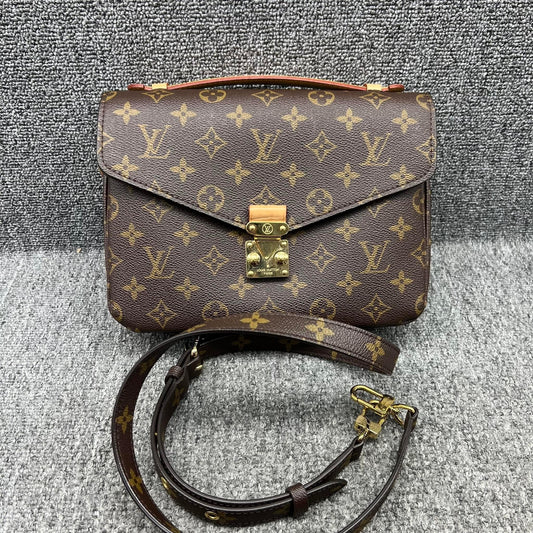 Louis Vuitton monogram pochette Métis bag