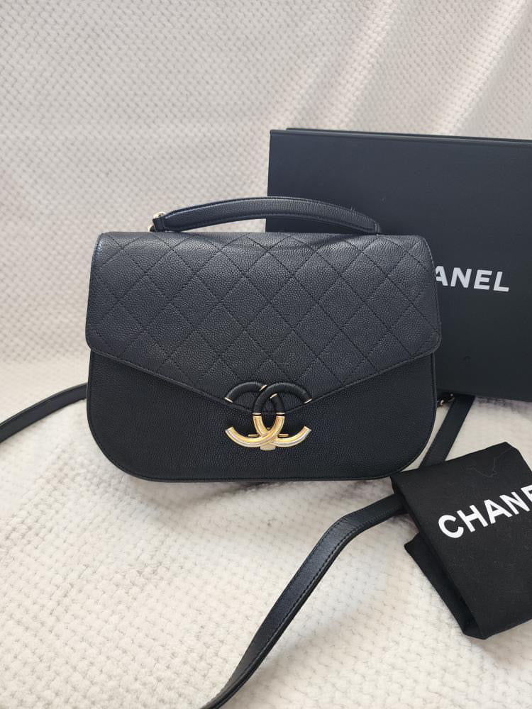 Chanel CC black caviar logo chain flap bag GHW