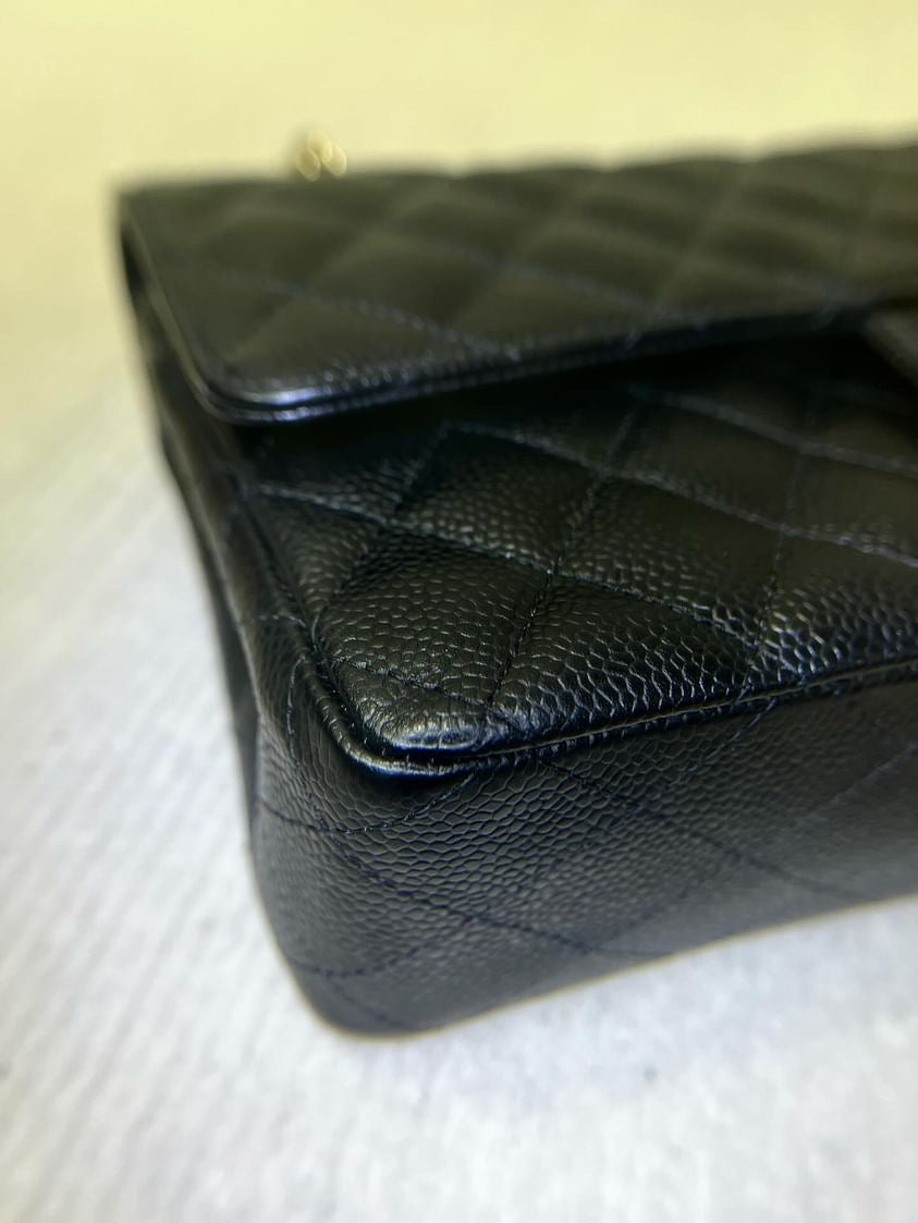 Chanel black caviar medium classic flap GHW