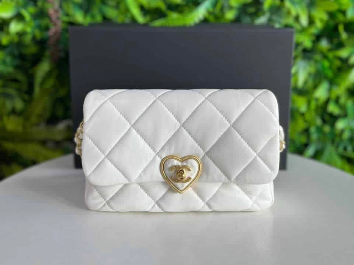 Chanel 23S white lambskin coco love CC heart flap