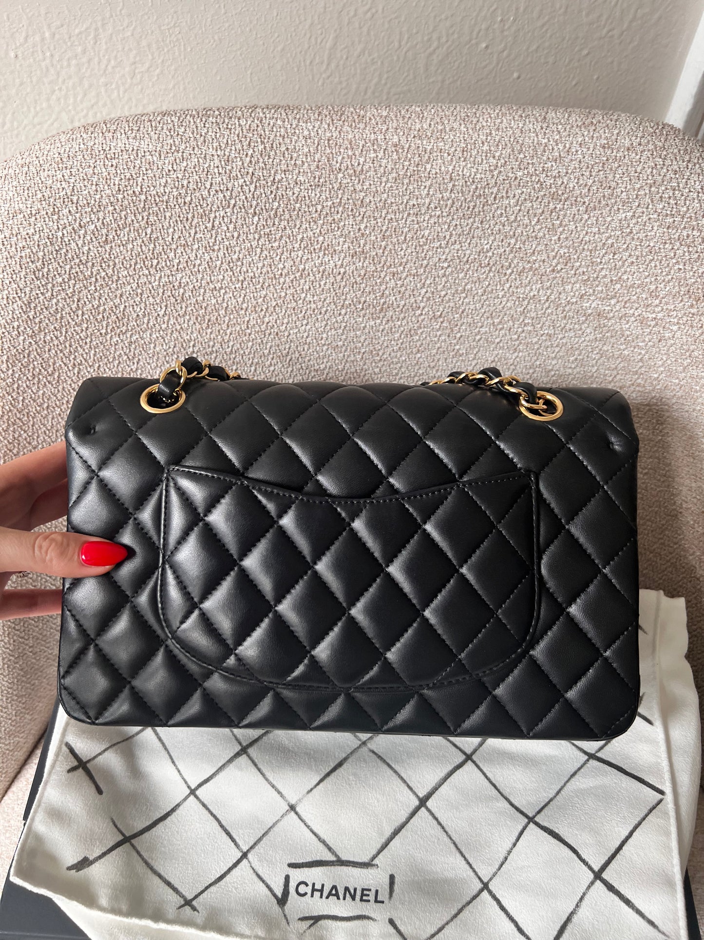 Chanel black lambskin medium classic flap GHW