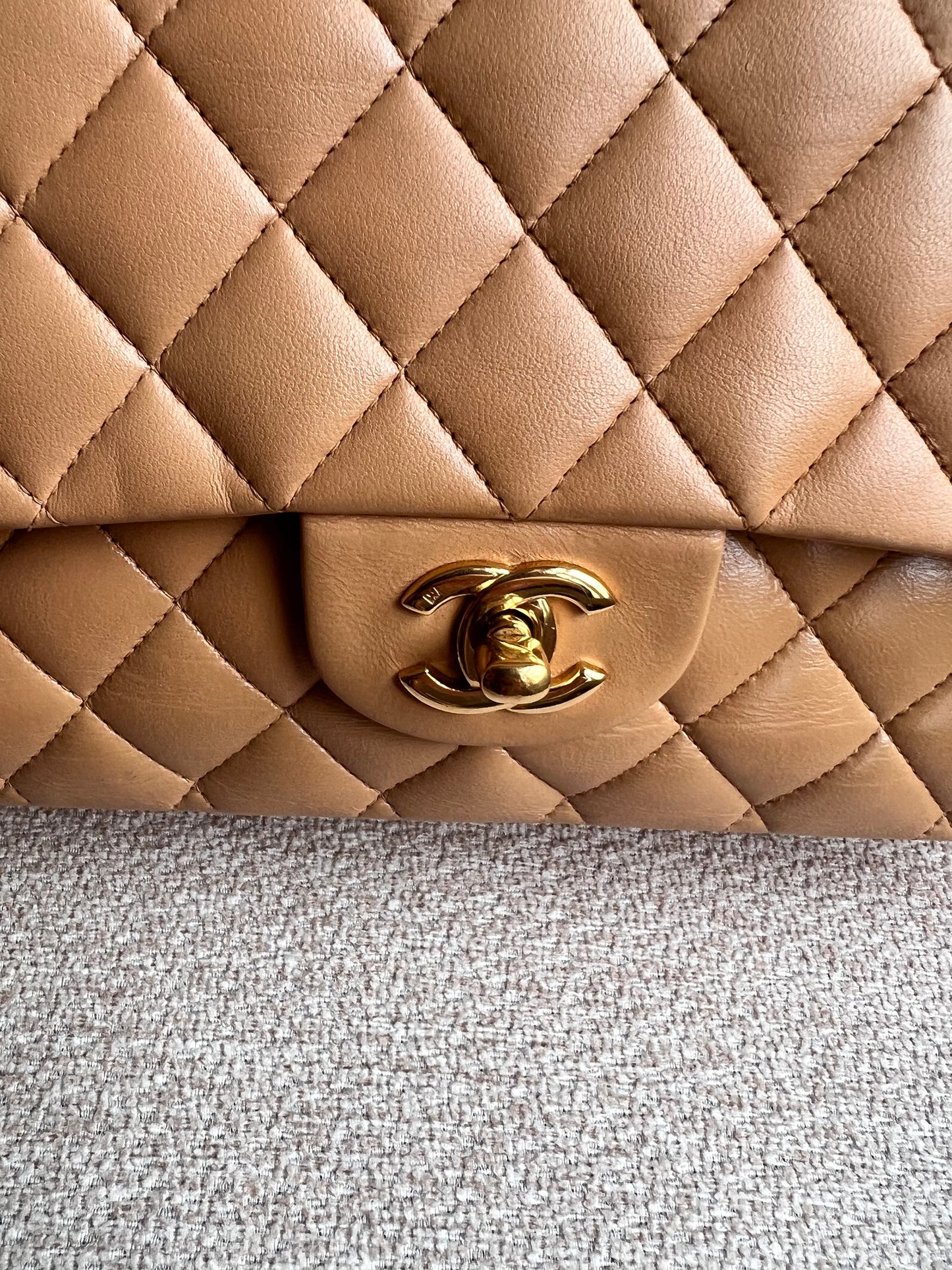 Chanel beige lambskin medium classic flap GHW