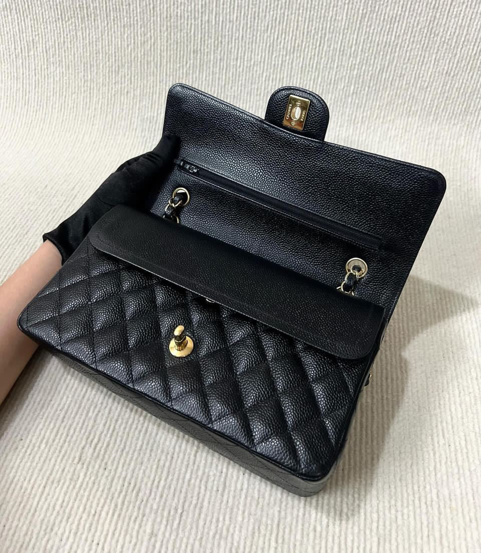 Chanel black caviar medium classic flap GHW