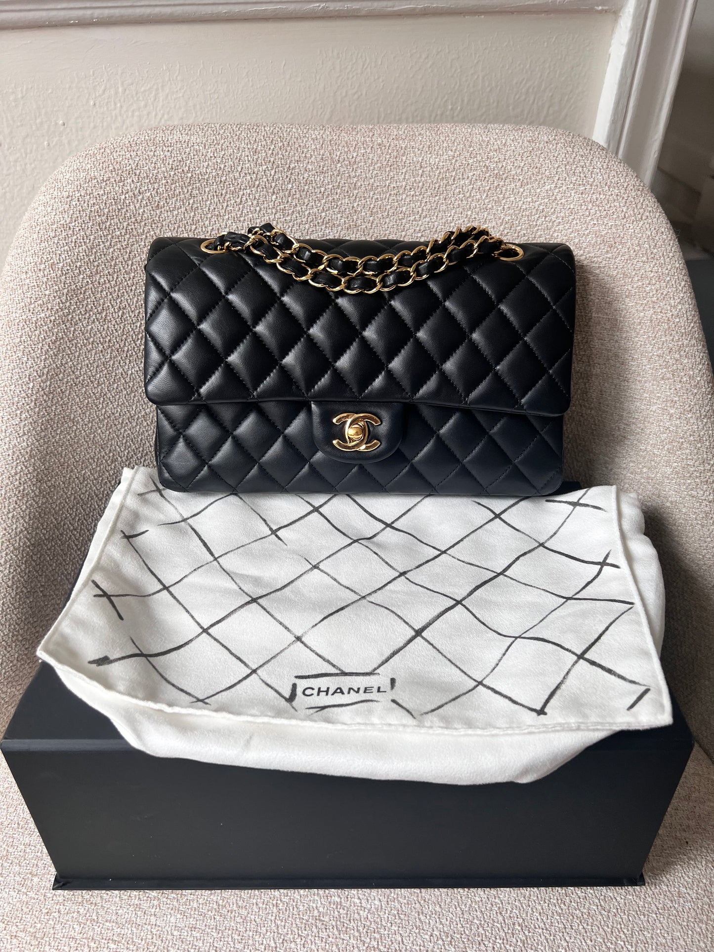 Chanel black lambskin medium classic flap GHW