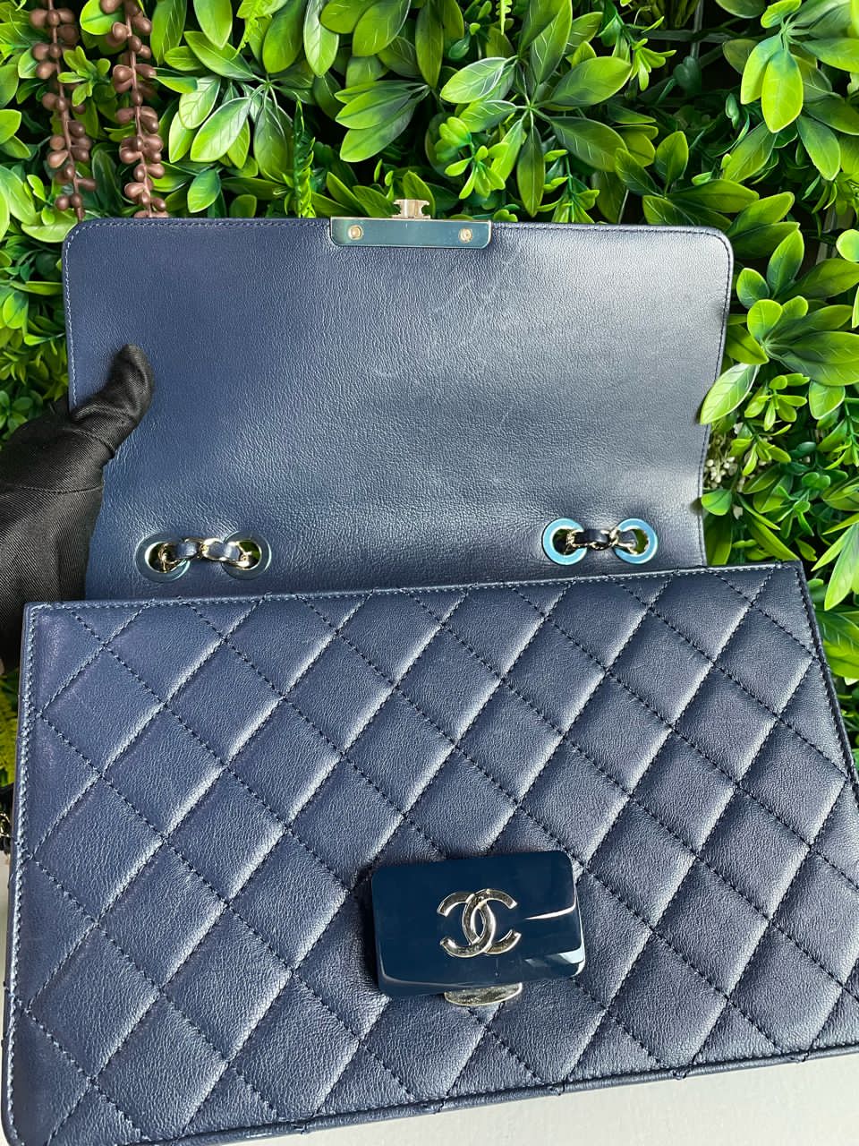 Chanel beauty lock blue navy calfskin flap bag