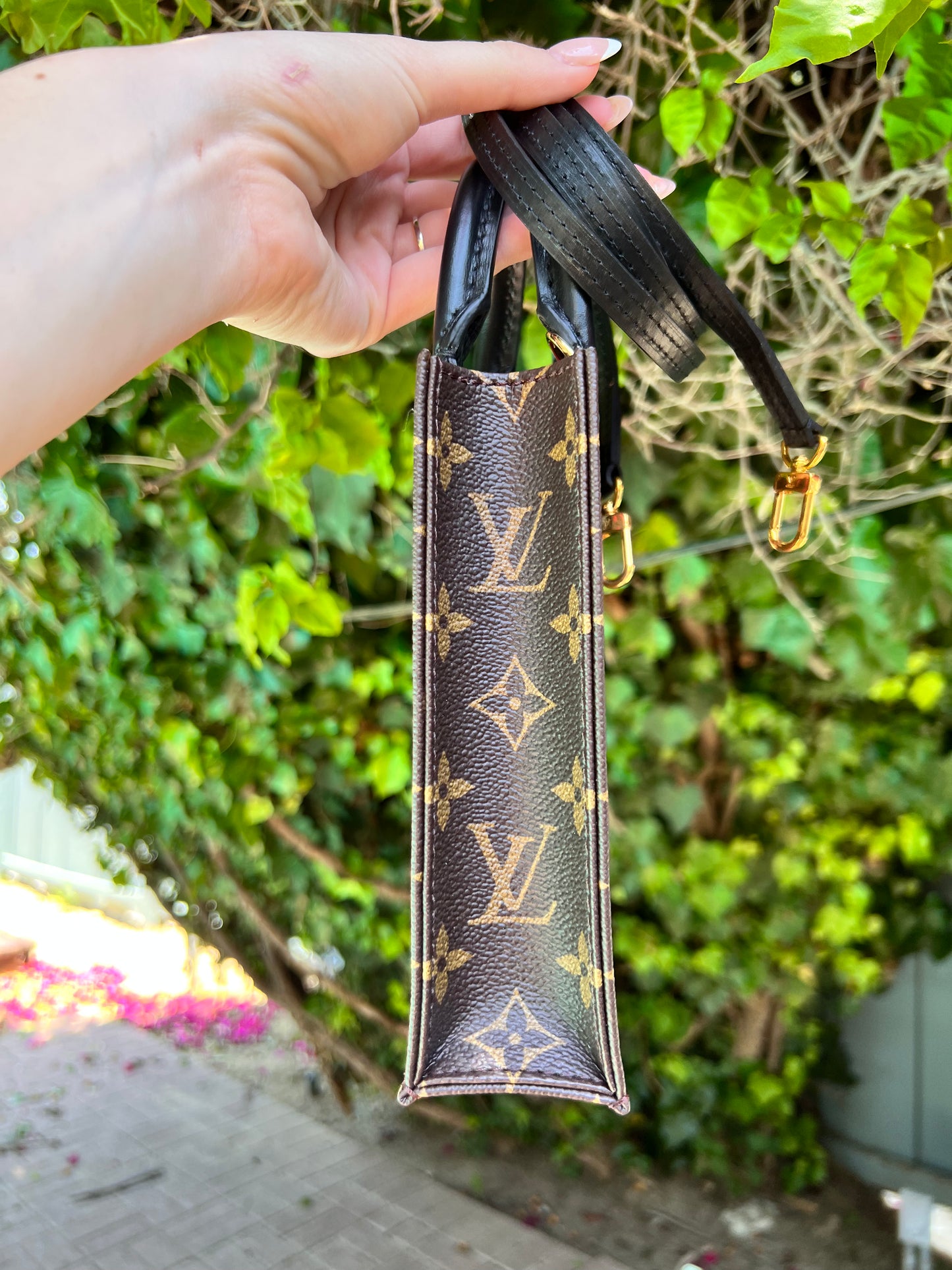 Louis Vuitton Limited Edition Fall in love mini sac plat