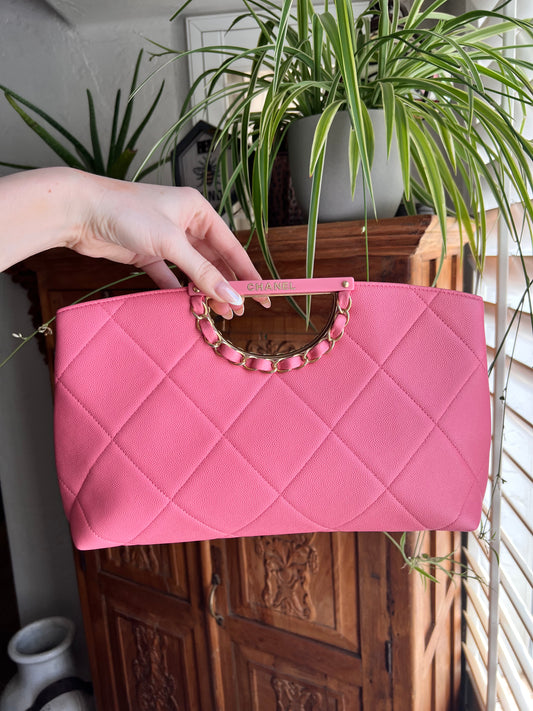 Rare! Chanel pink caviar large quilt cutout chain handle clutch