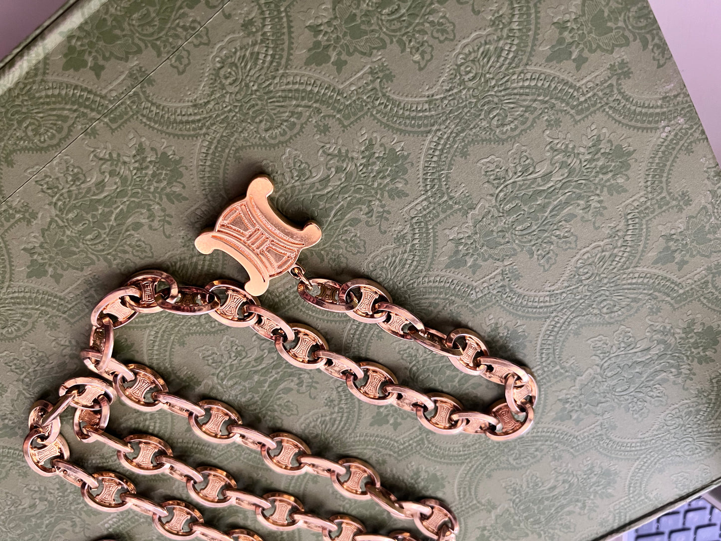 RARE! Celine vintage Triomphe logo chain link belt