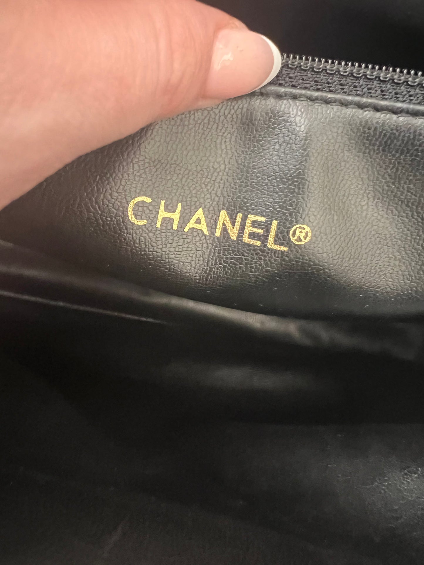 Rare! Vintage Chanel lambskin rounded flap crossbody shoulder bag