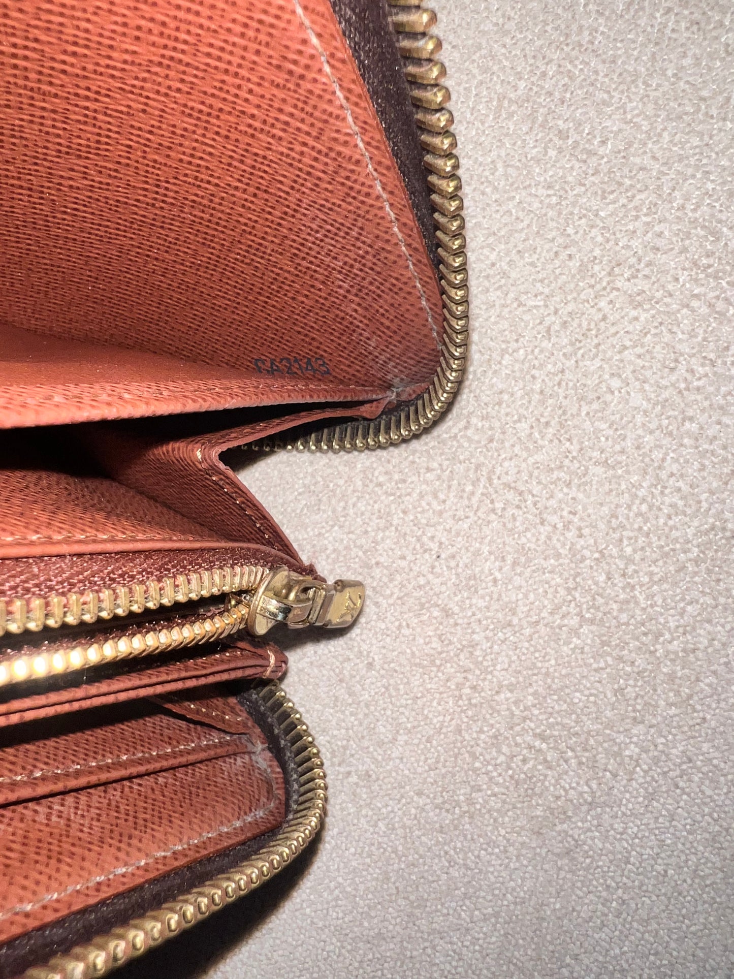 Louis Vuitton monogram zippy wallet